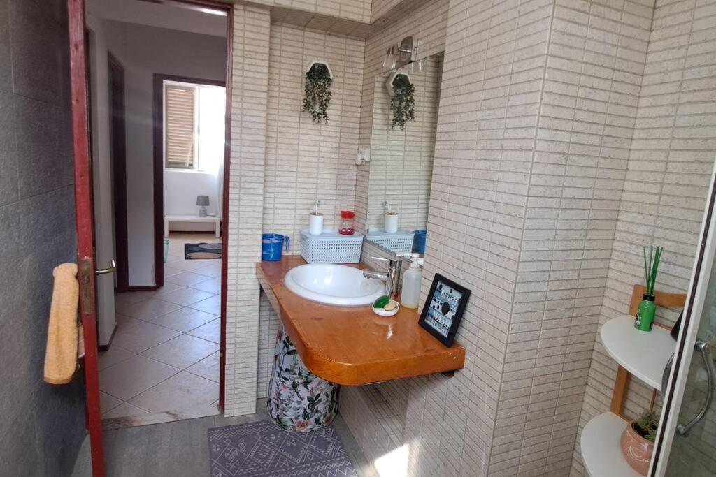 Mendes Family Homestay - B&B In The Heart Of プライア エクステリア 写真
