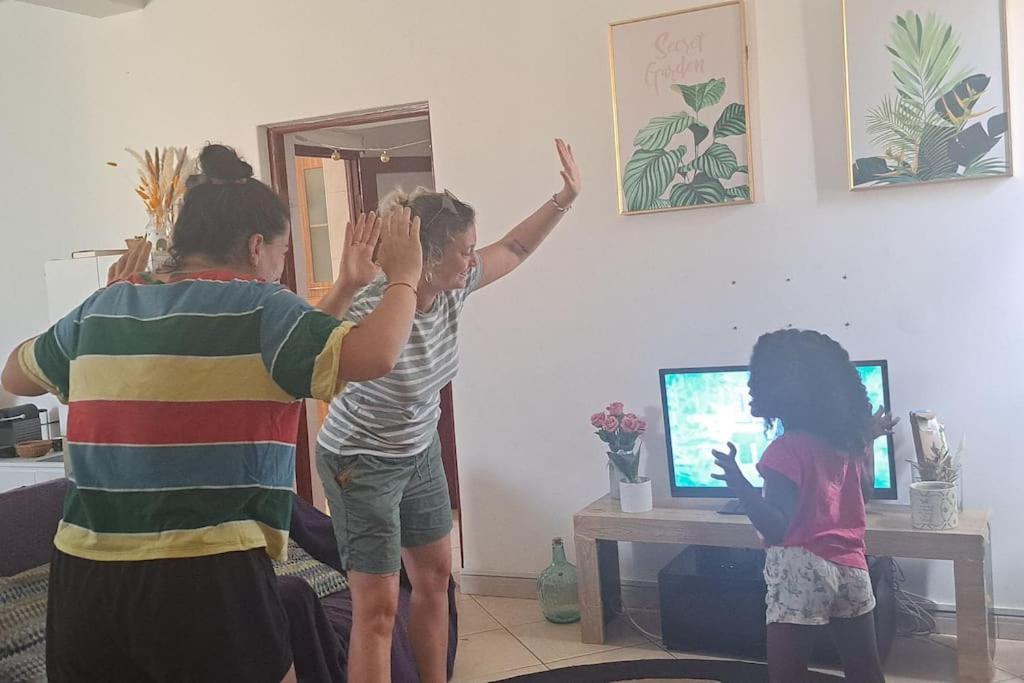 Mendes Family Homestay - B&B In The Heart Of プライア エクステリア 写真